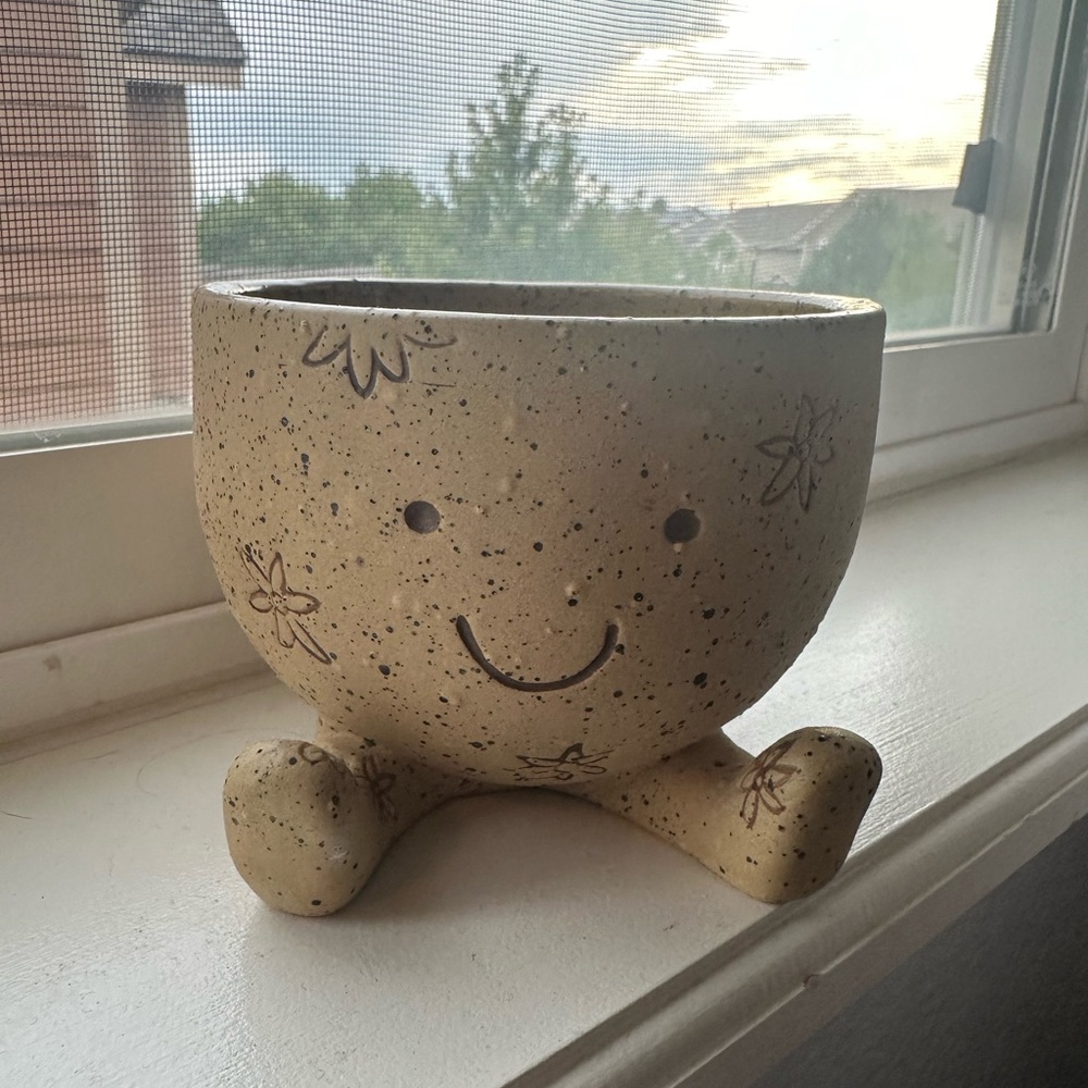 Urban Outfitters Smiley Pot